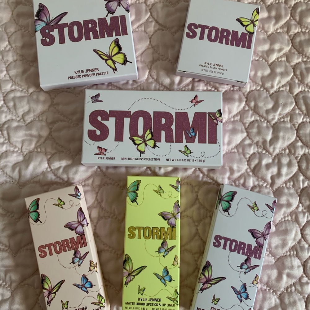 Kylie Cosmetics STORMI COLLECTION 🦋